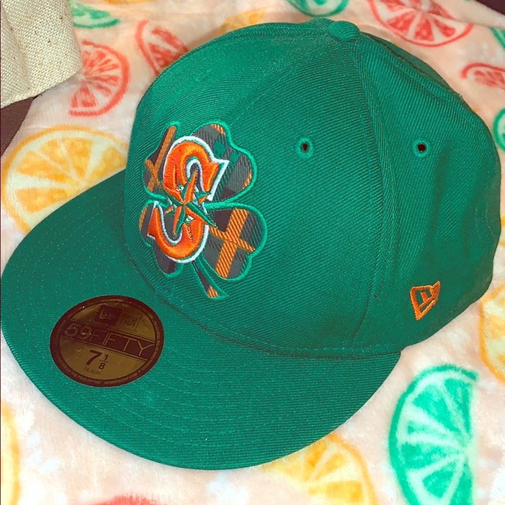 New Era Seattle “Lucky Clover” hat 7 1/8.